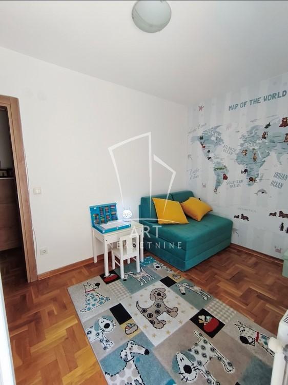 Stan na prodaju u Beogradu, Cvetanova ćuprija, trosoban, 57m2, cena 149900 evra