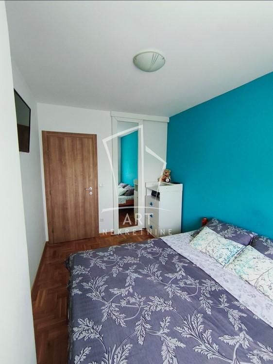 Stan na prodaju u Beogradu, Cvetanova ćuprija, trosoban, 57m2, cena 149900 evra