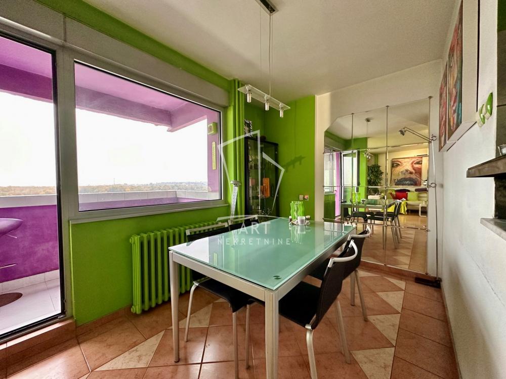 Stan na prodaju u Beogradu, Zemun, trosoban, 80m2, cena 330000 evra