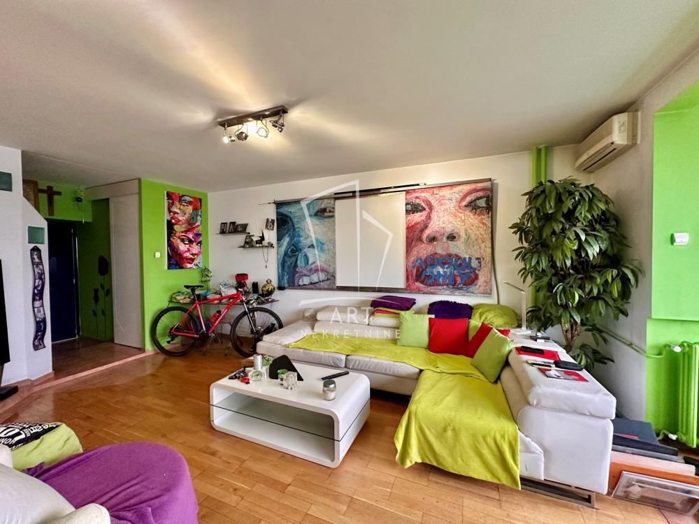 Stan na prodaju u Beogradu, Zemun, trosoban, 80m2, cena 330000 evra