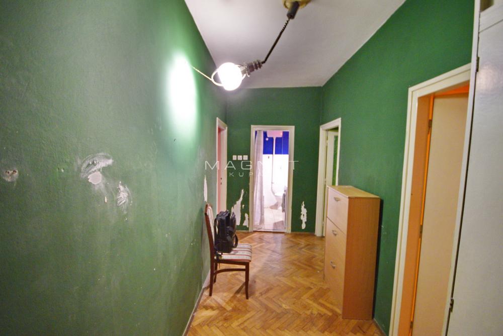 Stan na prodaju u Beogradu, Vračar, trosoban, 65m2, cena 229000 evra