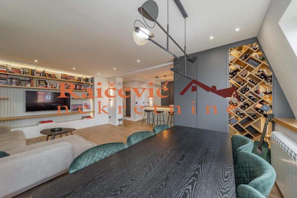 Stan na prodaju u Beogradu, Lion, trosoban, 74m2, cena 265000 evra