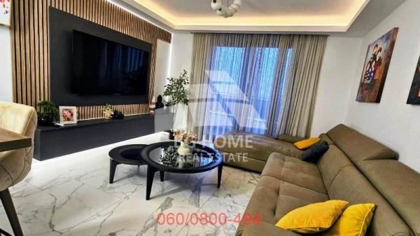 Stan na prodaju u Beogradu, Zemun, trosoban, 76m2, cena 228000 evra