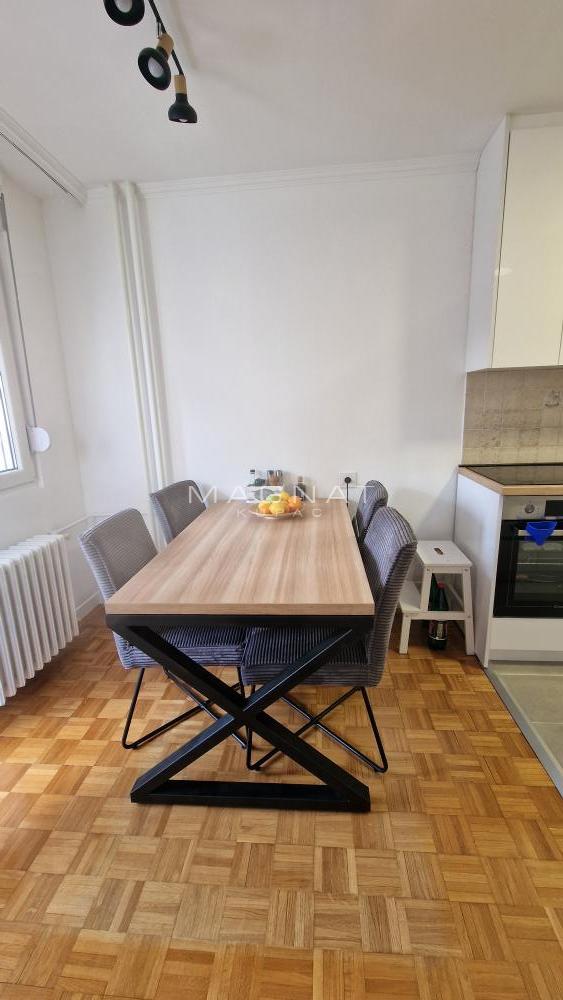 Stan na prodaju u Beogradu, Novi Beograd blok 70 (Kineski TC), dvosoban, 59m2, cena 211000 evra