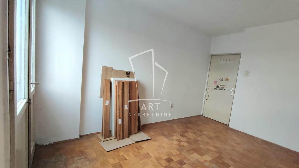 Stan na prodaju u Beogradu, Bogoslovija, trosoban, 77m2, cena 220000 evra