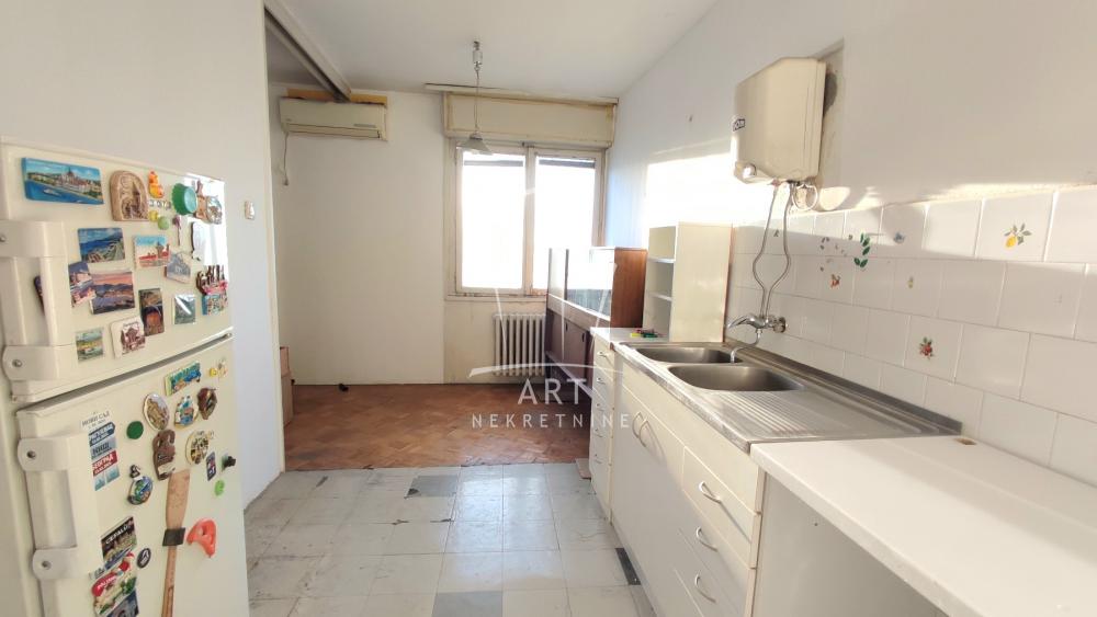 Stan na prodaju u Beogradu, Bogoslovija, trosoban, 77m2, cena 220000 evra