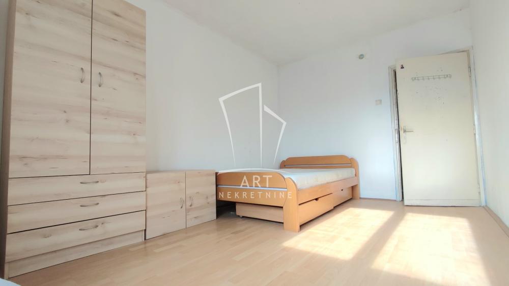 Stan na prodaju u Beogradu, Bogoslovija, trosoban, 77m2, cena 220000 evra