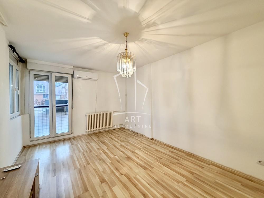 Stan na prodaju u Beogradu, Novi Beograd, jednosoban, 29m2, cena 123000 evra