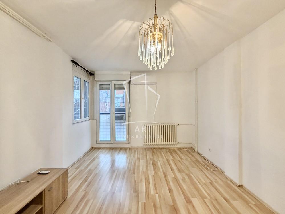 Stan na prodaju u Beogradu, Novi Beograd, jednosoban, 29m2, cena 123000 evra