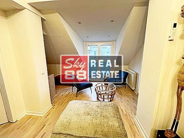 Stan na prodaju u Beogradu, Kalenić pijaca, trosoban, 76m2, cena 299000 evra