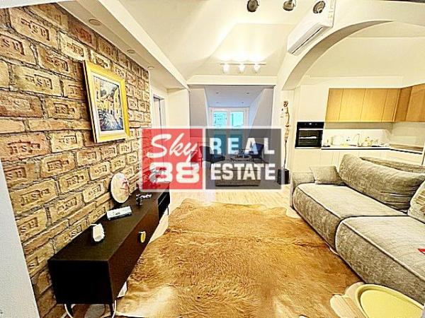 Stan na prodaju u Beogradu, Kalenić pijaca, trosoban, 76m2, cena 299000 evra