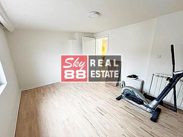 Stan na prodaju u Beogradu, Kalenić pijaca, trosoban, 76m2, cena 299000 evra