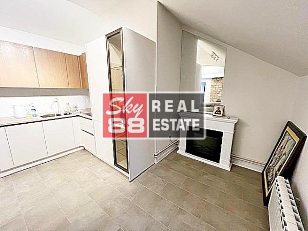 Stan na prodaju u Beogradu, Kalenić pijaca, trosoban, 76m2, cena 299000 evra