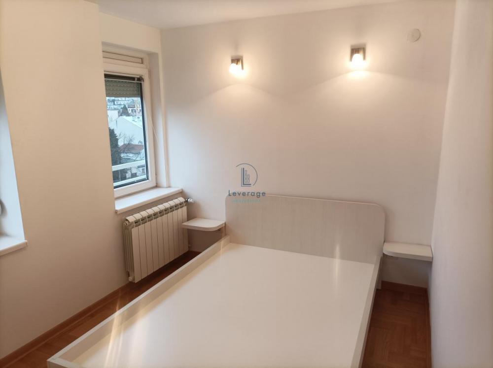 Stan na prodaju u Beogradu, Lion, trosoban, 84m2, cena 180000 evra