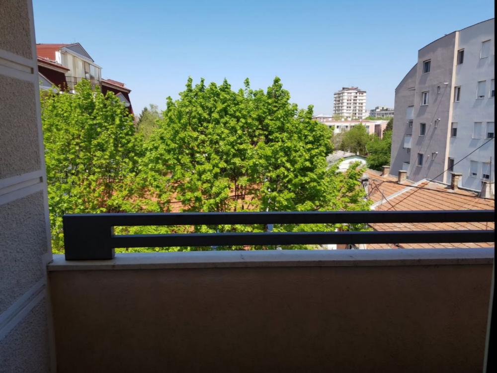 Stan na prodaju u Beogradu, Voždovac, trosoban, 75m2, cena 299000 evra