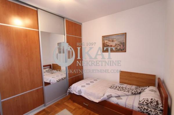 Stan na prodaju u Beogradu, Voždovac, cetvorosoban, 80m2, cena 239000 evra