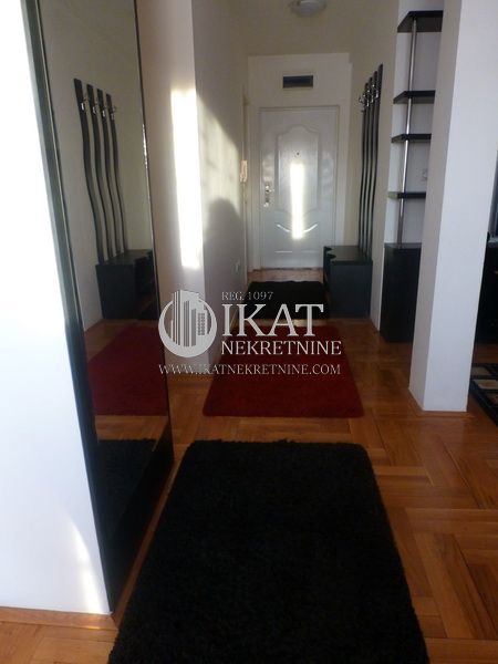 Stan na prodaju u Beogradu, Voždovac, cetvorosoban, 80m2, cena 239000 evra