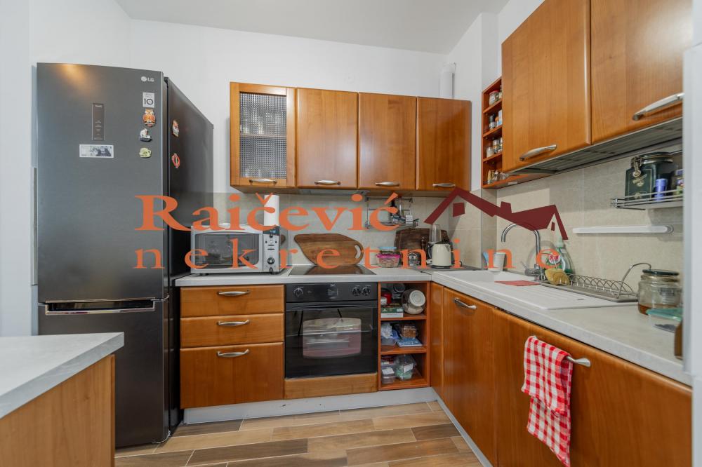 Stan na prodaju u Beogradu, Učiteljsko naselje, dvoiposoban, 65m2, cena 205000 evra