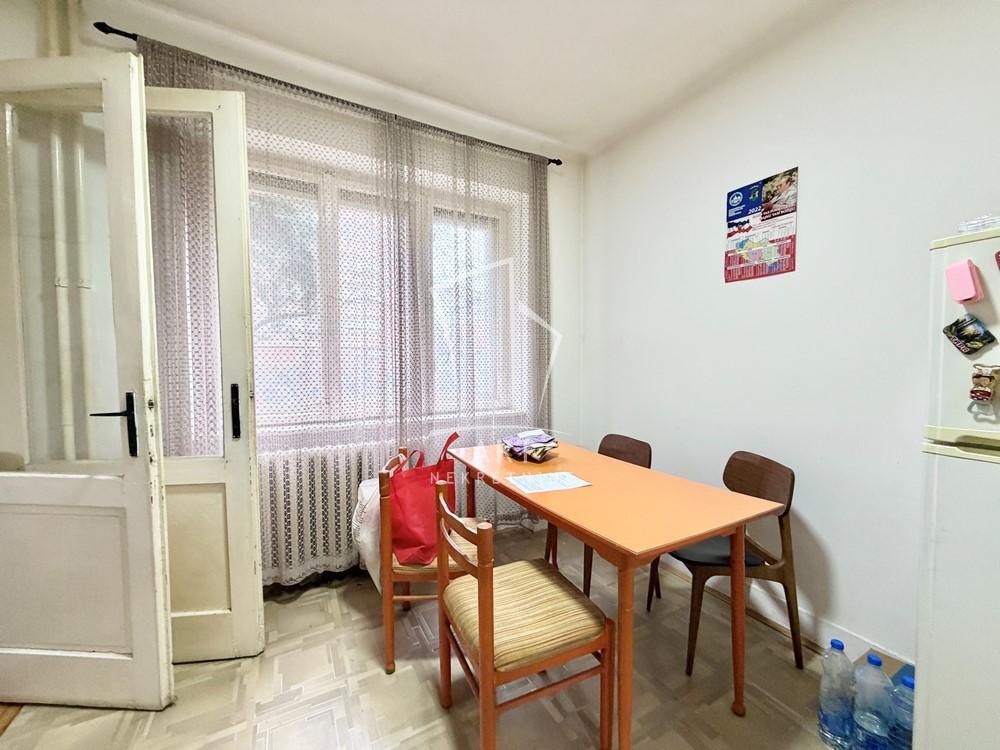 Stan na prodaju u Beogradu, Zemun, dvosoban, 61m2, cena 190000 evra