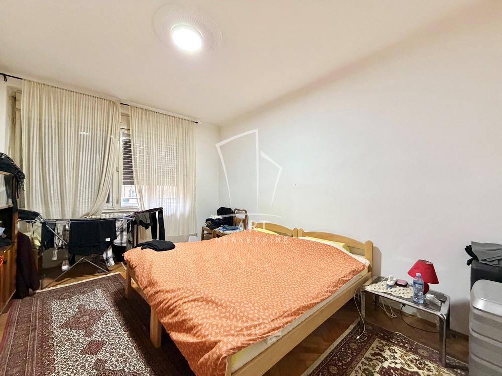 Stan na prodaju u Beogradu, Zemun, dvosoban, 61m2, cena 190000 evra