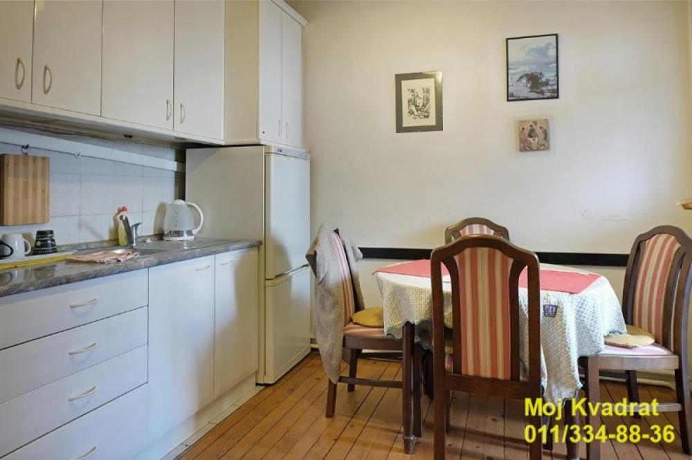 Stan na prodaju u Beogradu, Cvetni trg, dvosoban, 62m2, cena 260000 evra