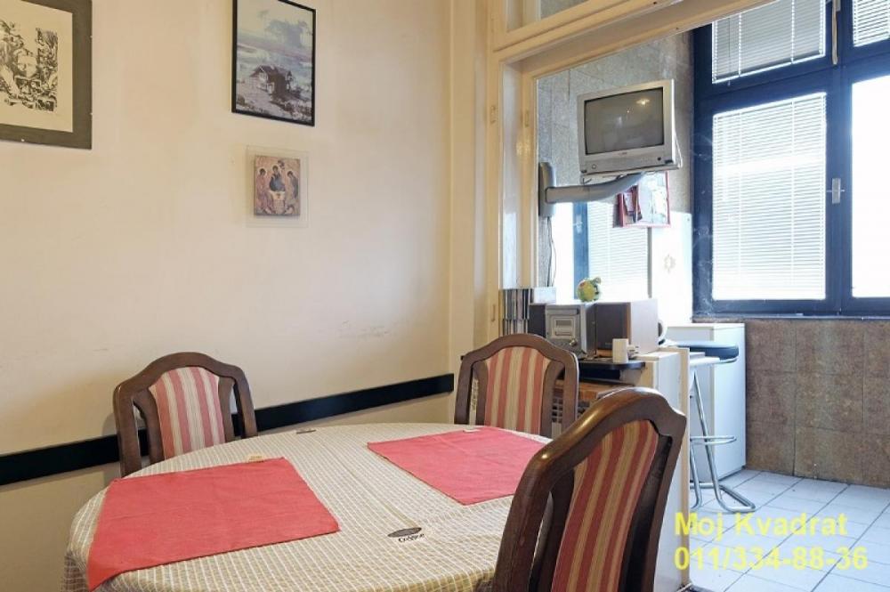 Stan na prodaju u Beogradu, Cvetni trg, dvosoban, 62m2, cena 260000 evra