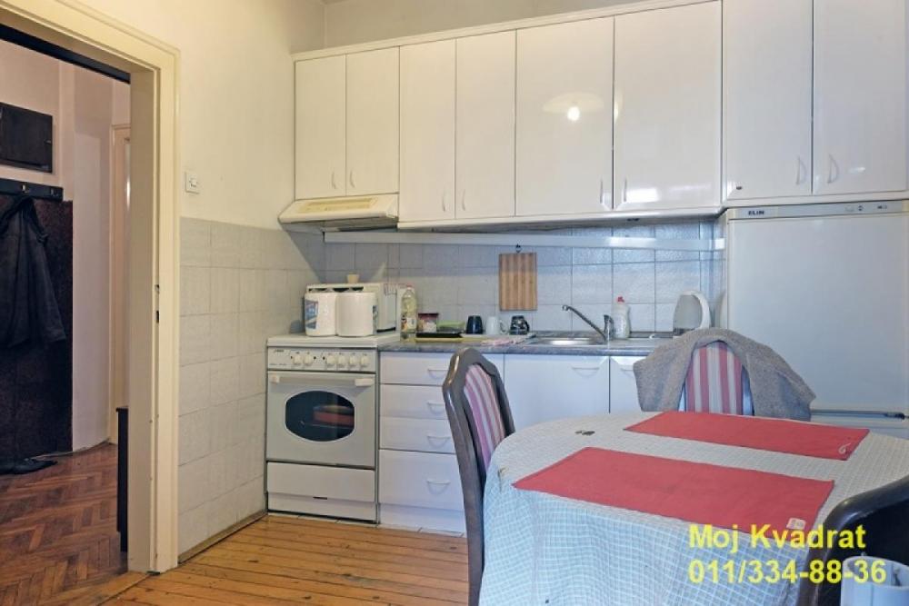 Stan na prodaju u Beogradu, Cvetni trg, dvosoban, 62m2, cena 260000 evra