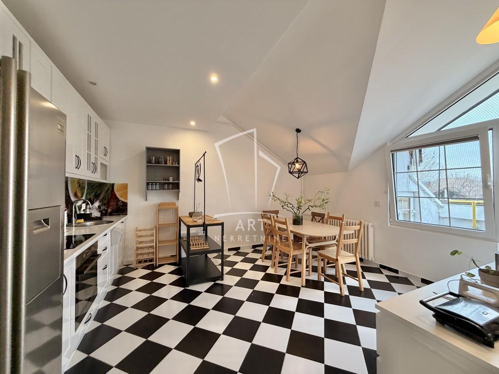 Stan na prodaju u Beogradu, Višnjička banja, troiposoban, 68m2, cena 185000 evra