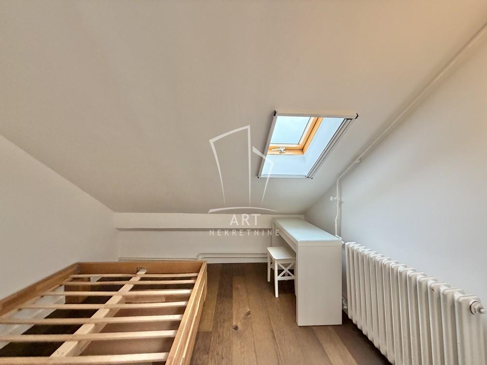 Stan na prodaju u Beogradu, Višnjička banja, troiposoban, 68m2, cena 185000 evra