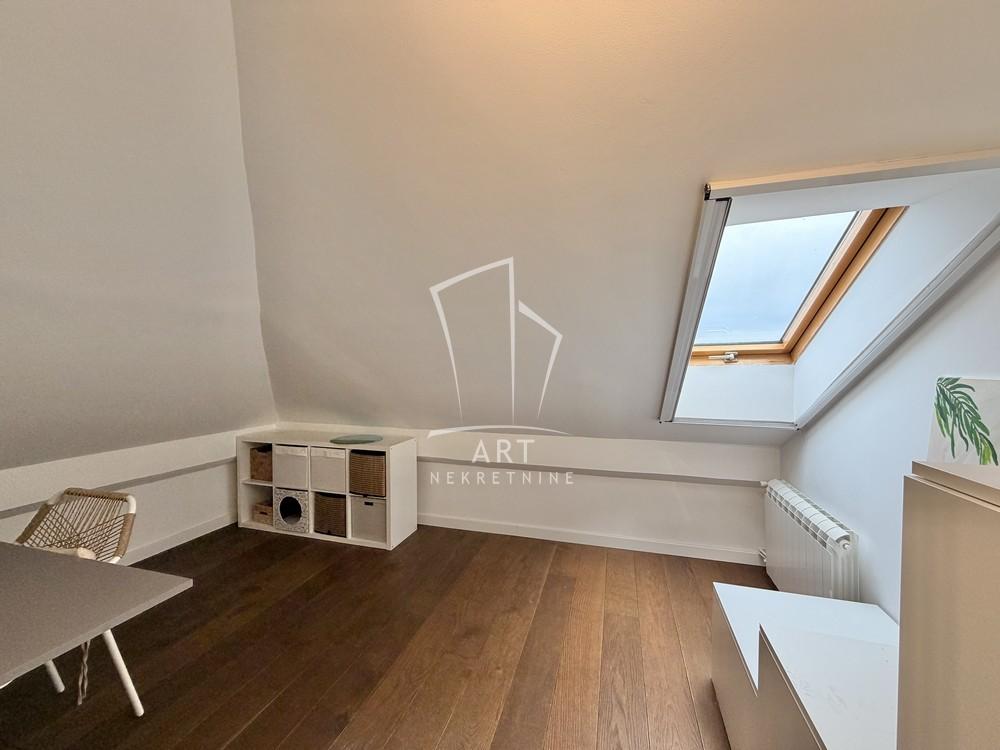 Stan na prodaju u Beogradu, Višnjička banja, troiposoban, 68m2, cena 185000 evra