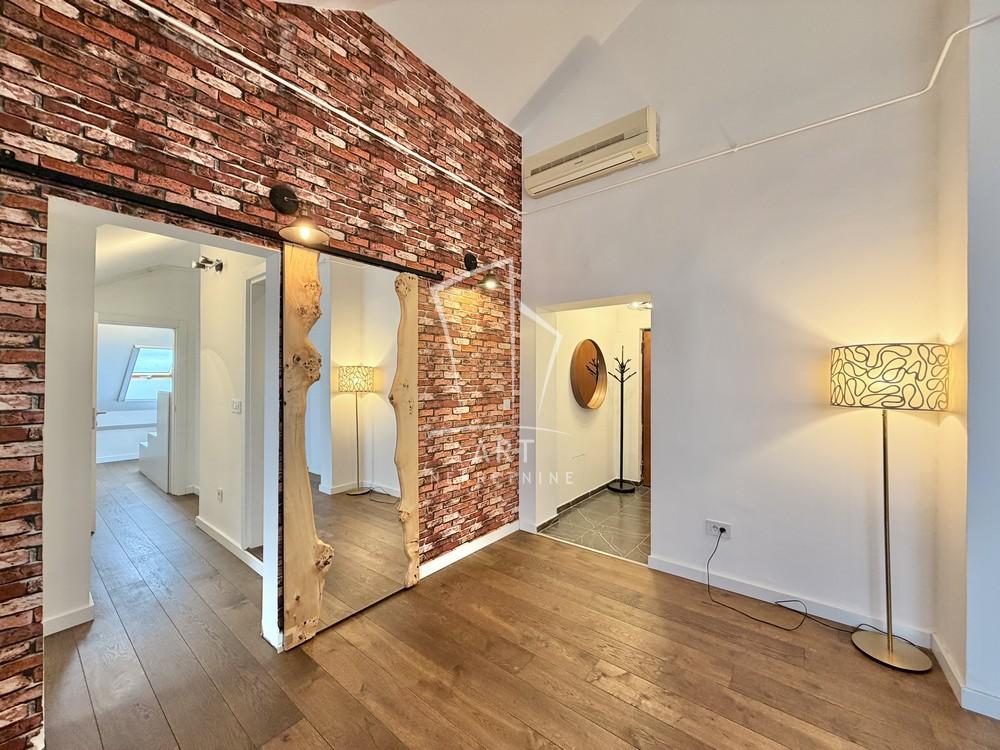 Stan na prodaju u Beogradu, Višnjička banja, troiposoban, 68m2, cena 185000 evra