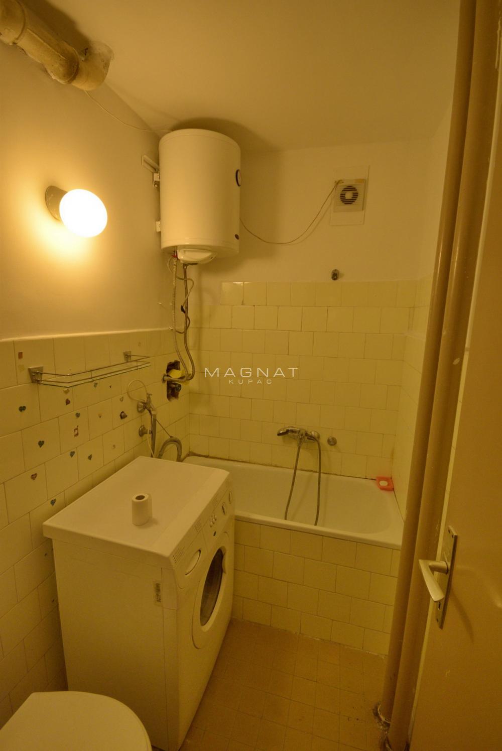 Stan na prodaju u Beogradu, Konjarnik, dvosoban, 74m2, cena 204000 evra