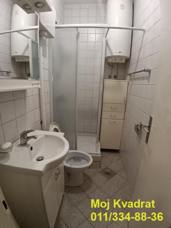 Stan na prodaju u Beogradu, Novi Beograd blok 3, dvosoban, 47m2, cena 175000 evra