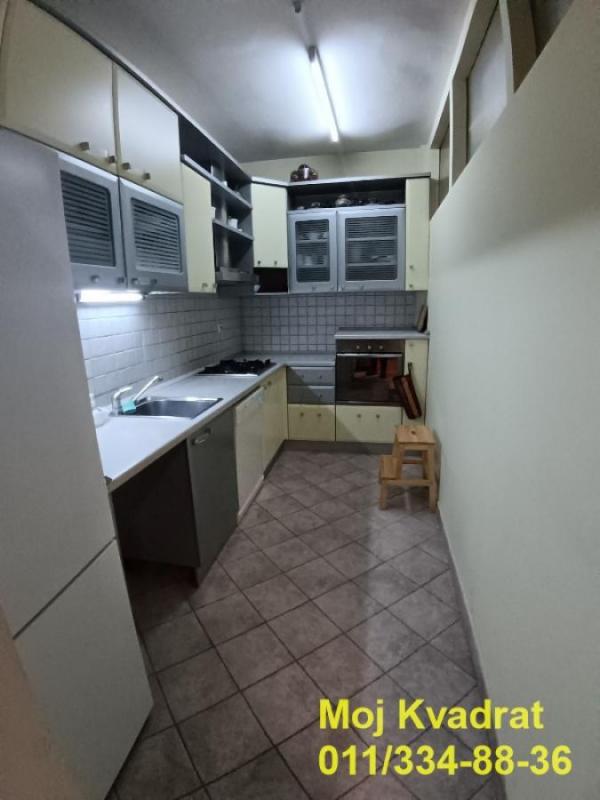 Stan na prodaju u Beogradu, Novi Beograd blok 3, dvosoban, 47m2, cena 175000 evra