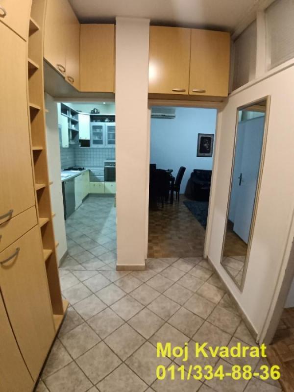 Stan na prodaju u Beogradu, Novi Beograd blok 3, dvosoban, 47m2, cena 175000 evra