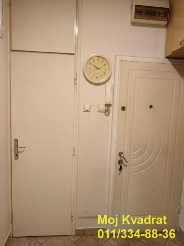 Stan na prodaju u Beogradu, Novi Beograd blok 3, dvosoban, 47m2, cena 175000 evra