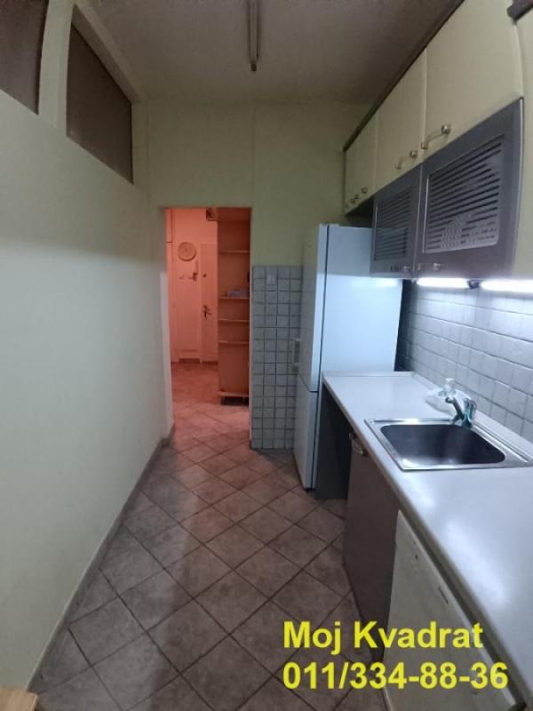 Stan na prodaju u Beogradu, Novi Beograd blok 3, dvosoban, 47m2, cena 175000 evra