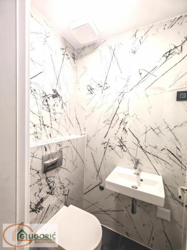 Stan na prodaju u Beogradu, Banovo brdo, trosoban, 75m2, cena 360000 evra