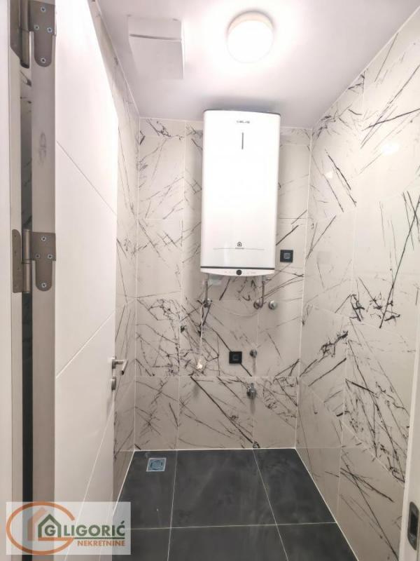 Stan na prodaju u Beogradu, Banovo brdo, trosoban, 75m2, cena 360000 evra