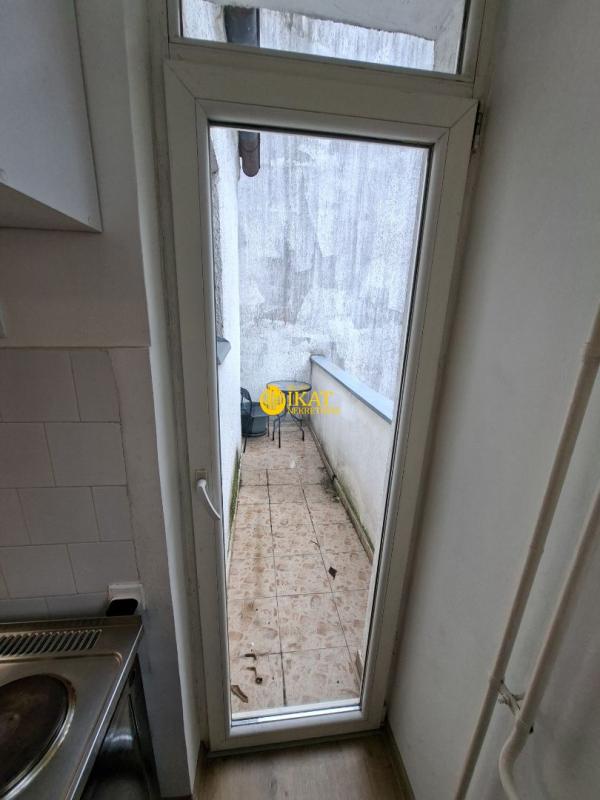 Stan na prodaju u Beogradu, Beograd (centar), trosoban, 73m2, cena 295000 evra