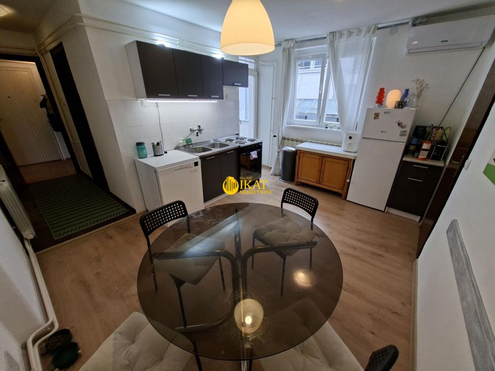 Stan na prodaju u Beogradu, Beograd (centar), trosoban, 73m2, cena 295000 evra