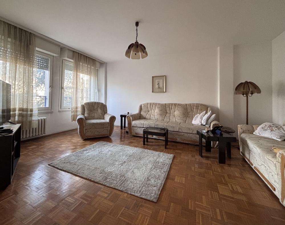 Stan na prodaju u Beogradu, Novi Beograd blok 34 (Studentski grad), trosoban, 85m2, cena 289000 evra