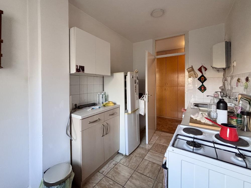 Stan na prodaju u Beogradu, Novi Beograd blok 34 (Studentski grad), trosoban, 85m2, cena 289000 evra