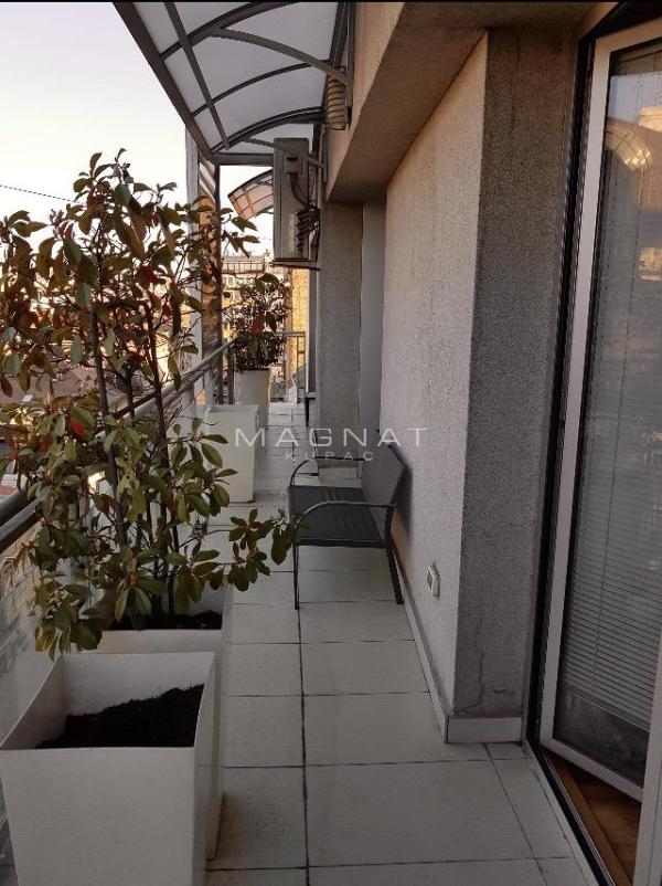 Stan na prodaju u Beogradu, Vračar, troiposoban, 74m2, cena 269000 evra