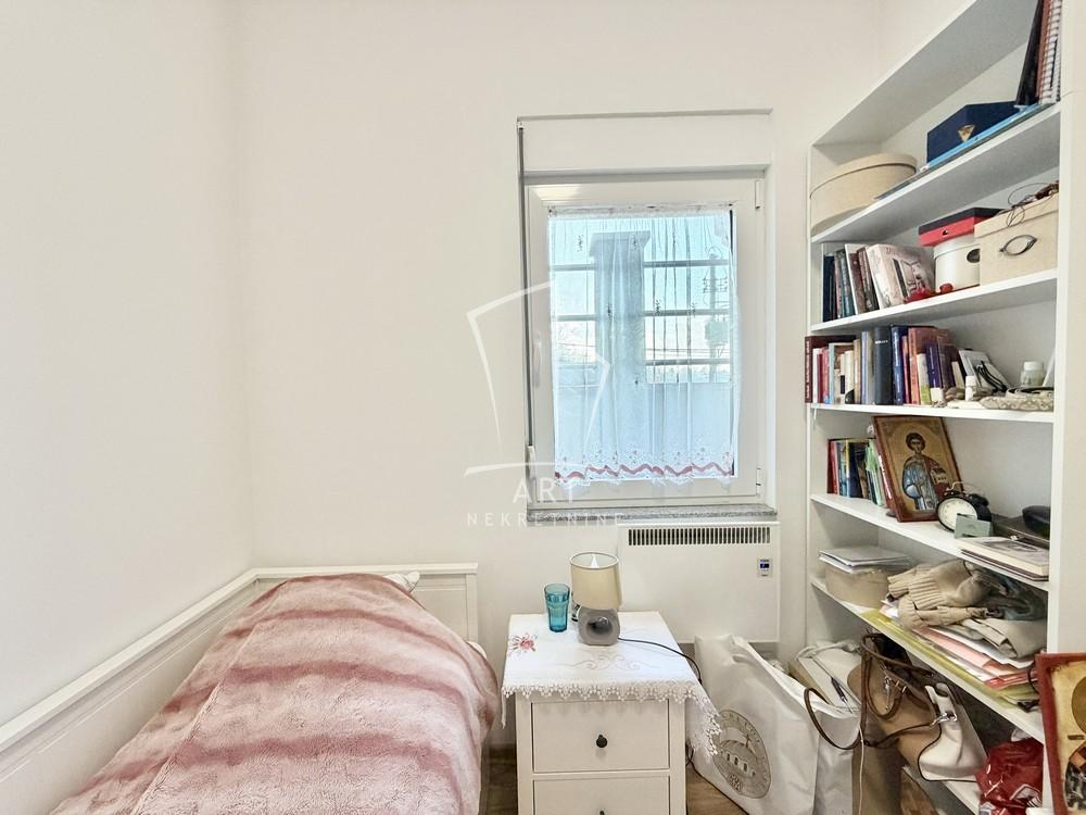 Stan na prodaju u Beogradu, Višnjička banja, dvoiposoban, 49m2, cena 140000 evra