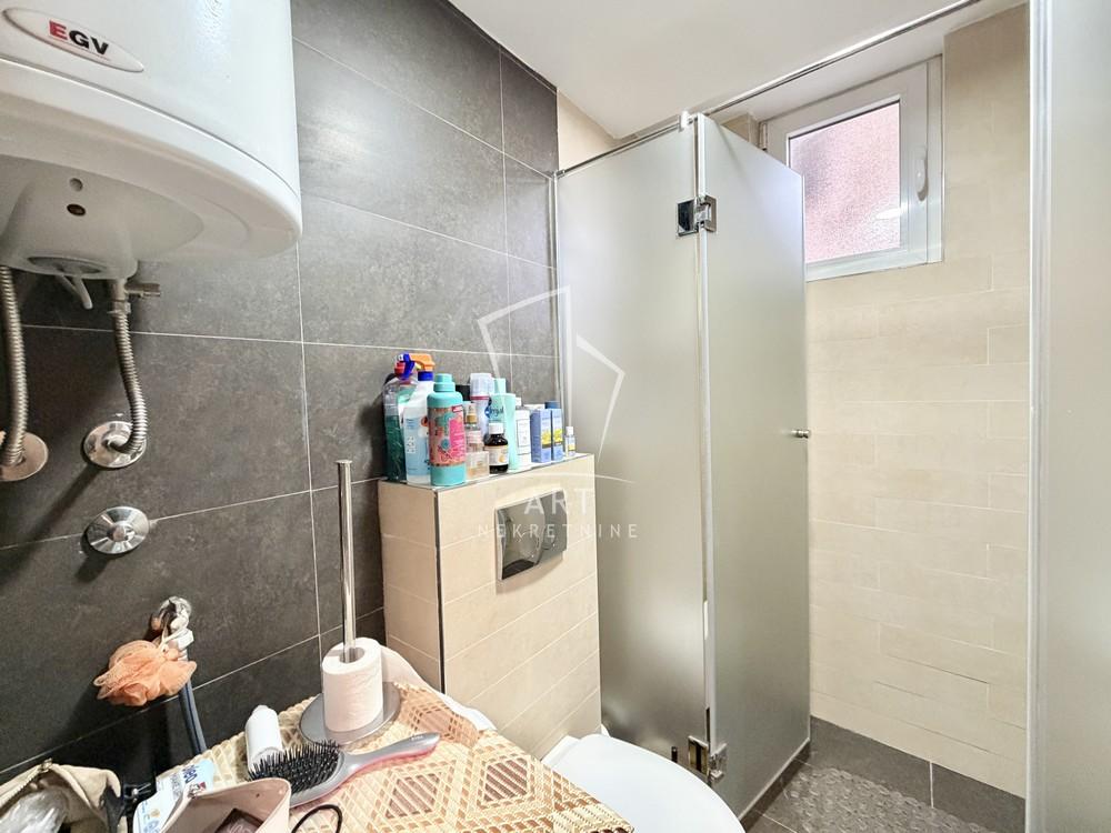 Stan na prodaju u Beogradu, Višnjička banja, dvoiposoban, 49m2, cena 140000 evra