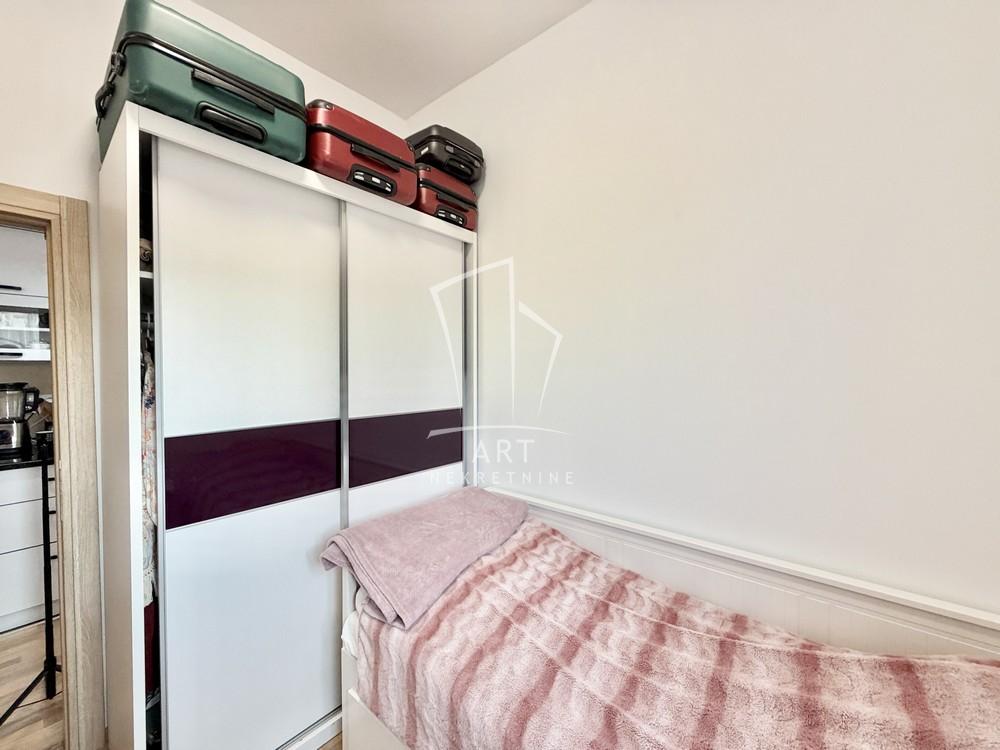 Stan na prodaju u Beogradu, Višnjička banja, dvoiposoban, 49m2, cena 140000 evra