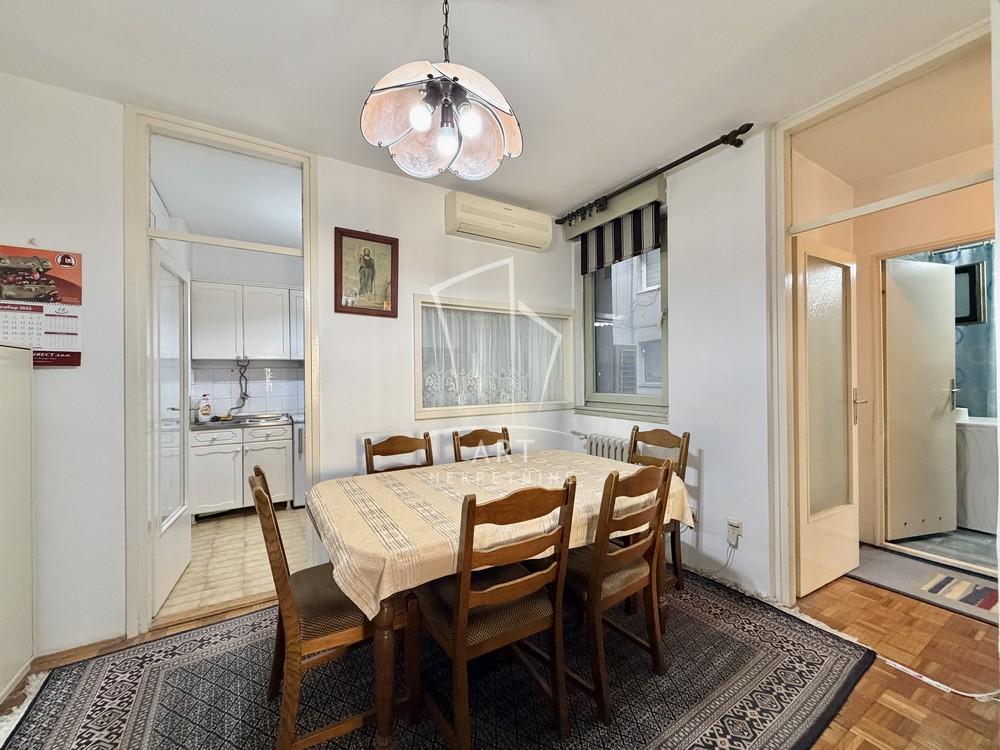 Stan na prodaju u Beogradu, Zemun, dvosoban, 51m2, cena 190000 evra