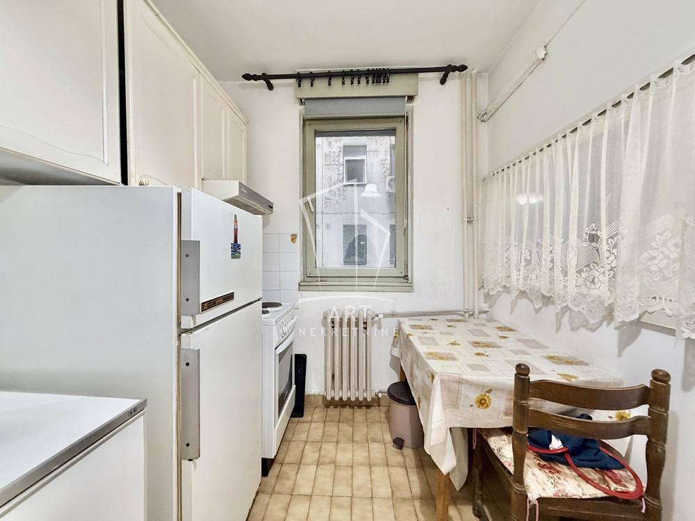 Stan na prodaju u Beogradu, Zemun, dvosoban, 51m2, cena 190000 evra