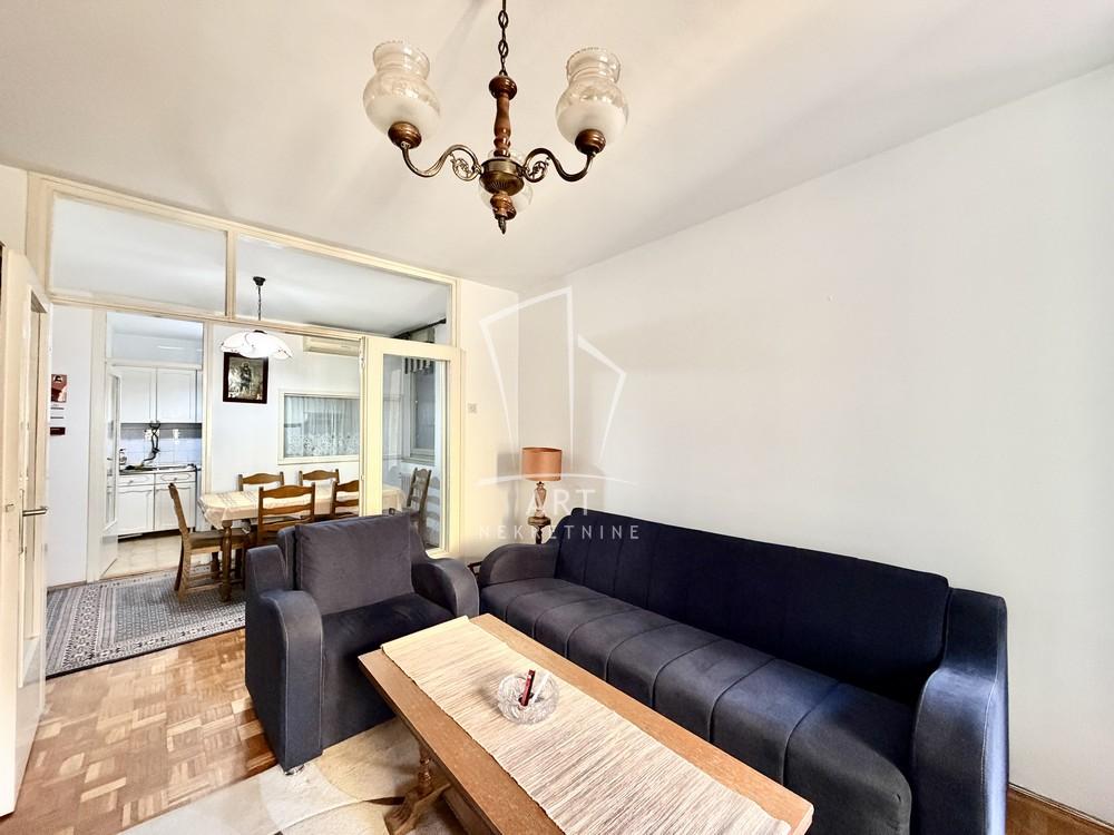 Stan na prodaju u Beogradu, Zemun, dvosoban, 51m2, cena 190000 evra